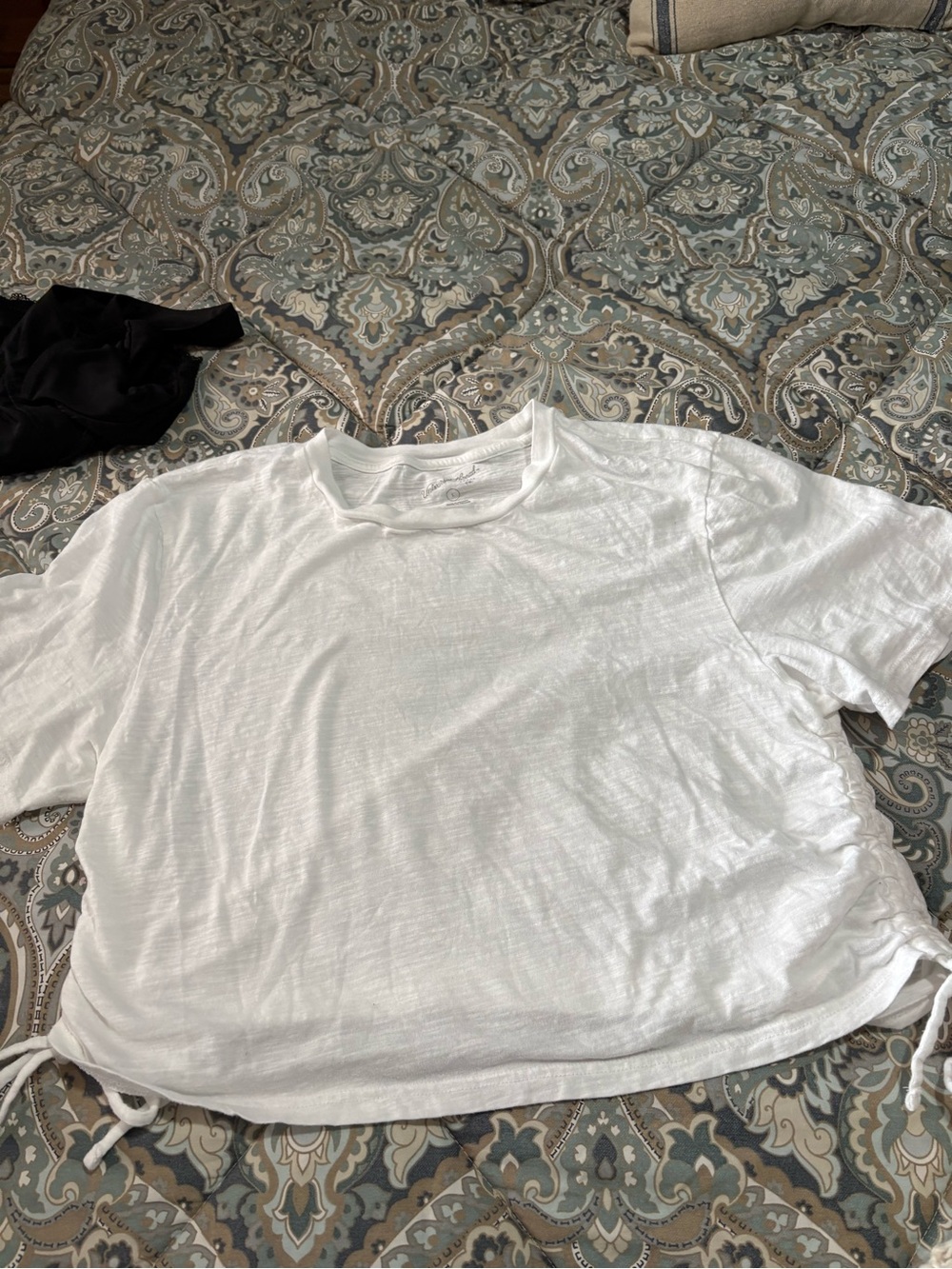 Universal Thread Classic White Short Sleeve Tee